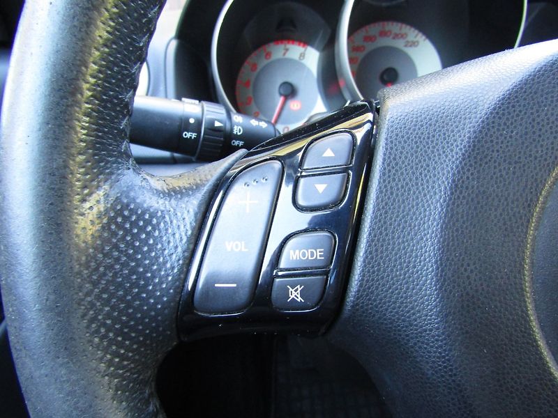 Mazda 3 (2009) 1.6 16V 77kW  CZ PŮVOD - fotka 31 z 35