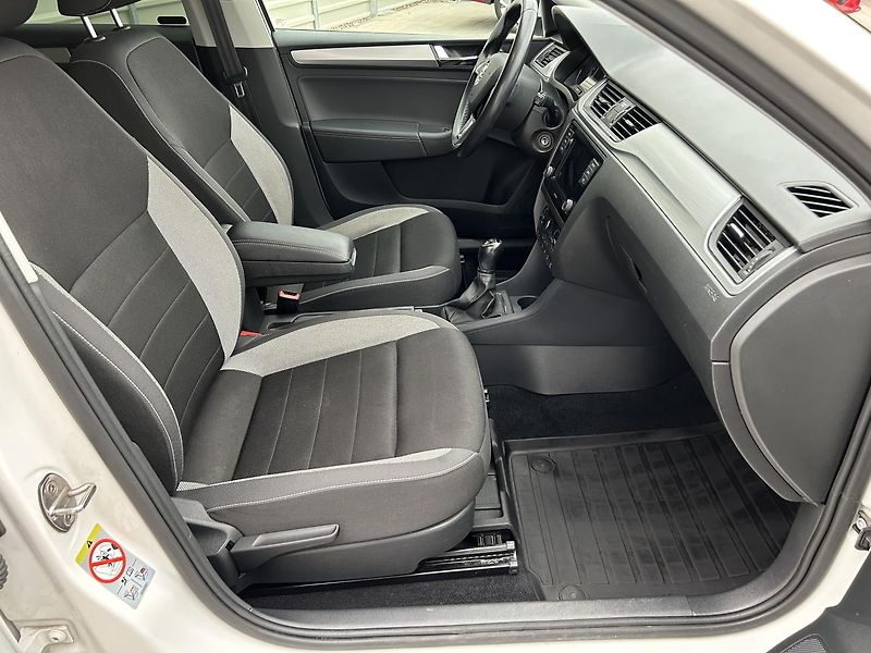 Škoda Rapid 1.0 TSI  Ambition   Plus - fotka 22 z 25