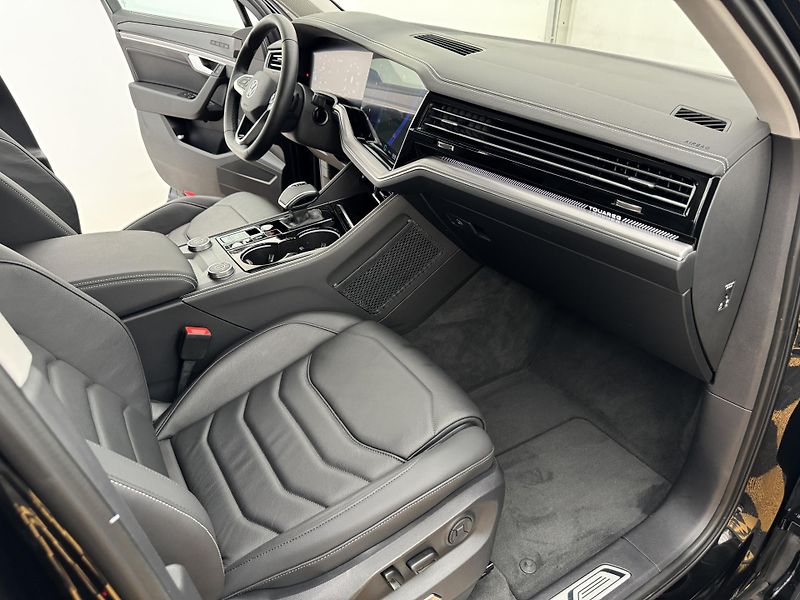 Volkswagen Touareg 3.0Tdi*1-MAJ*DPH*ELEGANCE* - fotka 18 z 44