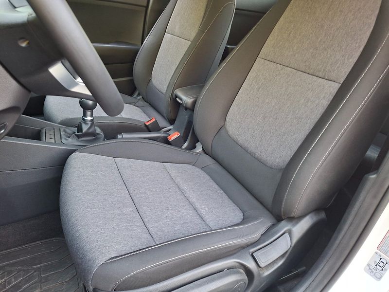 Kia Stonic (2021) 1.2i 61kW COMFORT -1.MAJITEL - fotka 18 z 30