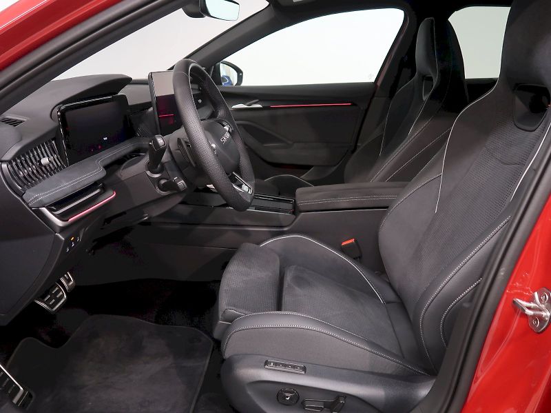 Škoda Superb (2025) SPORTLINE 2.0TSI 195KW 4x4 DSG - fotka 13 z 50