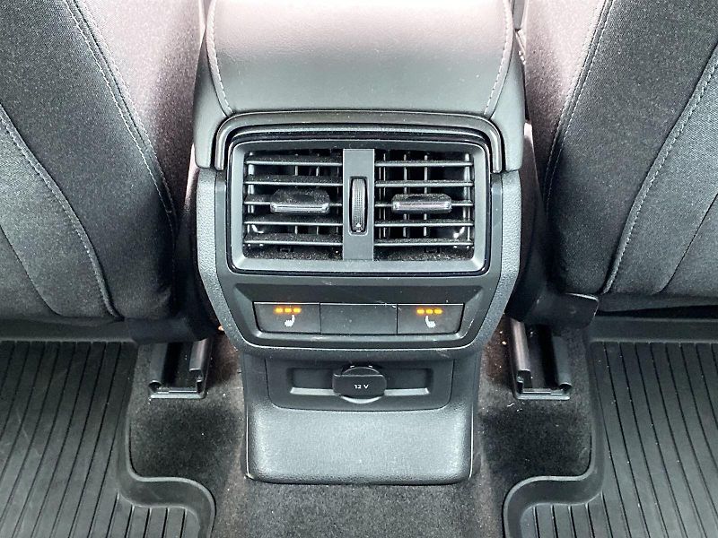 Škoda Karoq (2025) 2.0 TDI 4x4 DSG SportLine - fotka 29 z 40