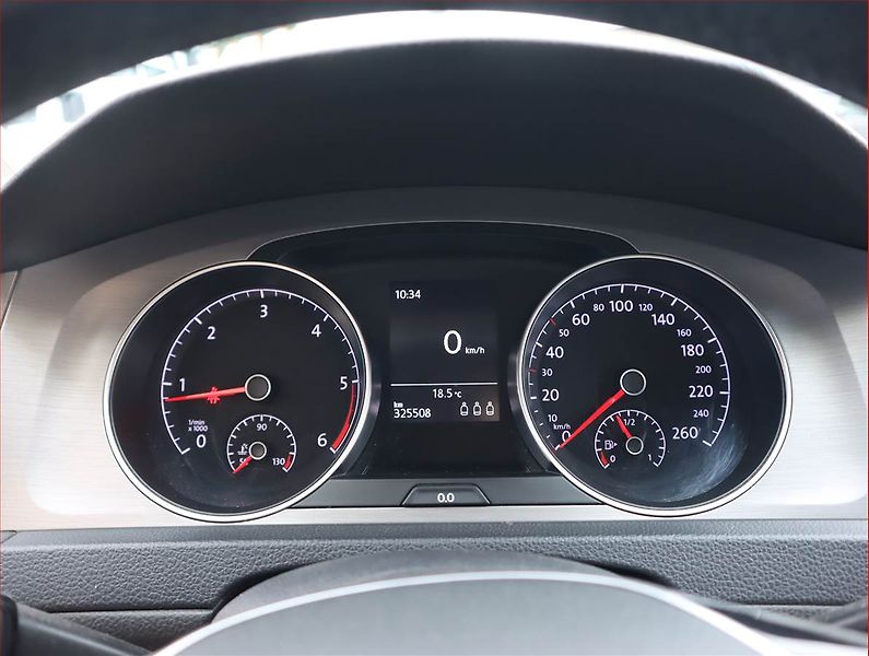 Volkswagen Golf (2015) 1.6 TDI, Tempomat - fotka 11 z 17