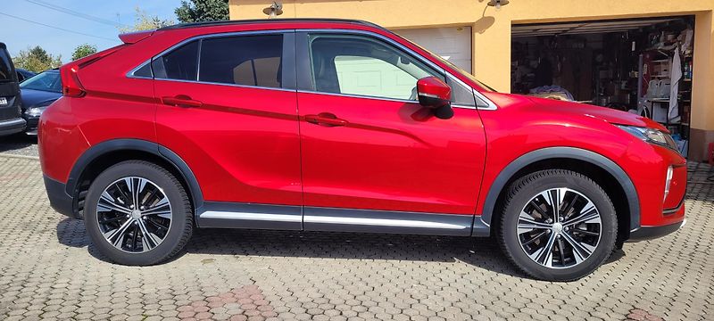 Mitsubishi Eclipse Cross (2018) 1,5T-MiVeC 120kW 4WD „TOP“ - fotka 4 z 47