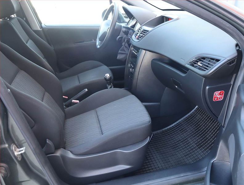 Peugeot 207 (2009) 1.4, po STK, za skvělou cenu - fotka 9 z 14