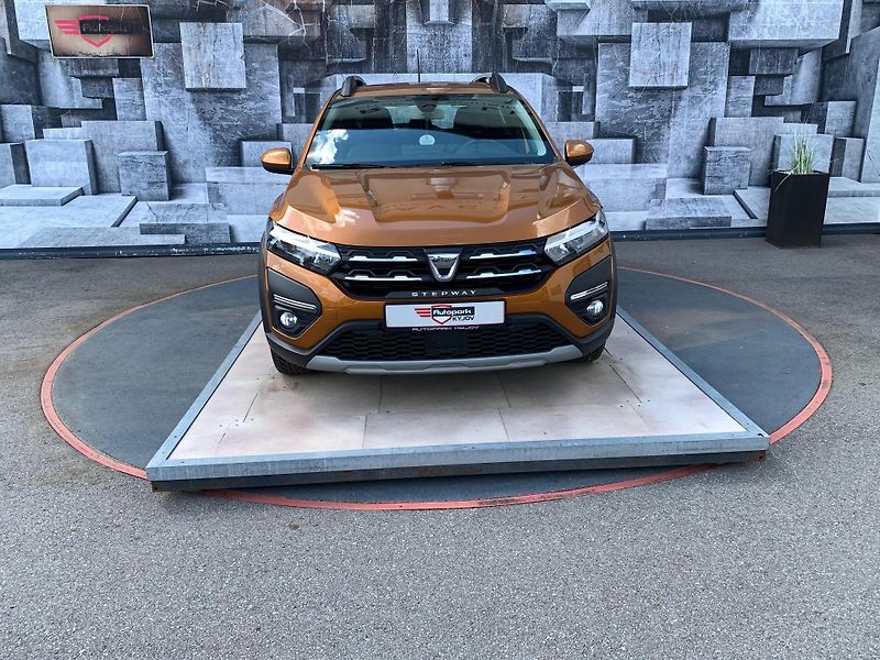 Dacia Sandero (2022) STEPWAY,1.0TCe, LPG, 67KW, DPH - fotka 2 z 21