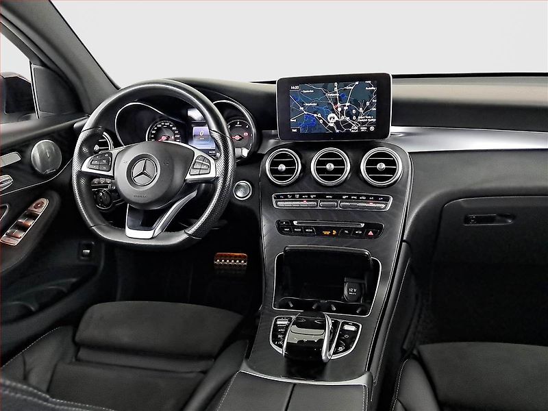 Mercedes-Benz GLC (2016) AMG line 250 d - fotka 7 z 21