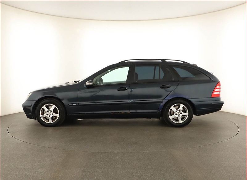 Mercedes-Benz Třídy C (2004) C 220 CDI , po STK, Tažné - fotka 3 z 14