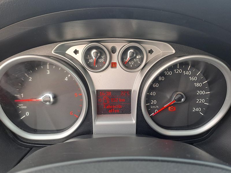 Ford Focus (2011) 1.6 TDCi, DOLOŽENÉ KM, PĚKNÝ  - fotka 22 z 30