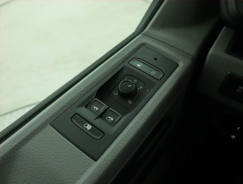 Volkswagen Transporter (2023) 2.0 TDI, ČR, 1Maj - fotka 16 z 16