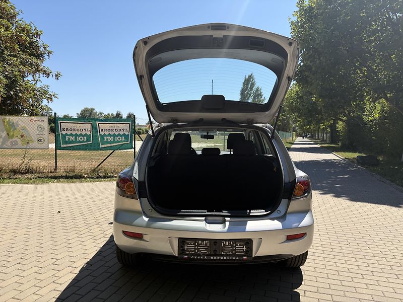 Mazda 3 1.6 Sport Active - fotka 18 z 29