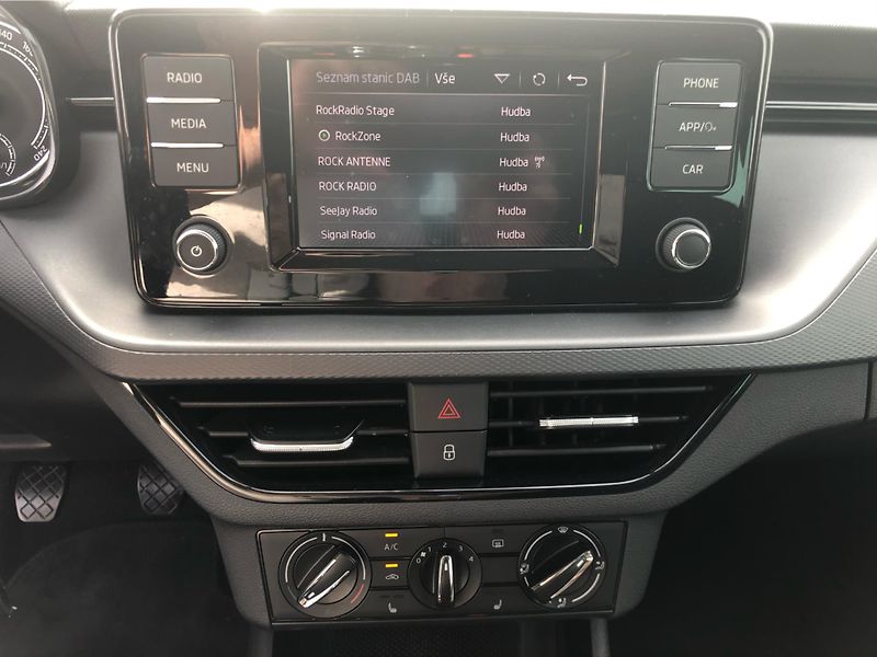 Škoda Scala Ambition 1.0 TSI/81kW 6st. - fotka 19 z 28