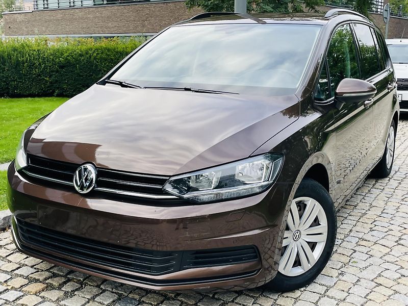 Volkswagen Touran 1.2TSI MANUÁL 7MÍST SERVISKA - fotka 1 z 42