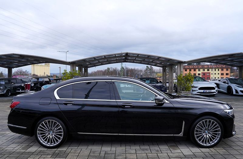 BMW Řada 7 750Li xDrive Individual/ČR - fotka 7 z 49