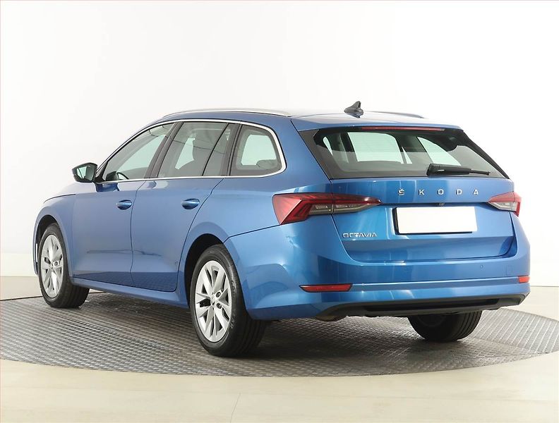 Škoda Octavia (2022) 2.0 TDI, Automat, ČR,1.maj - fotka 4 z 29
