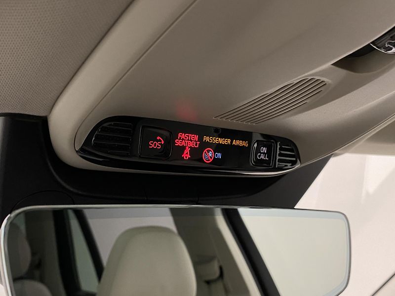 Volvo XC90 T8 AWD RECHARGE REZERVACE - fotka 32 z 58
