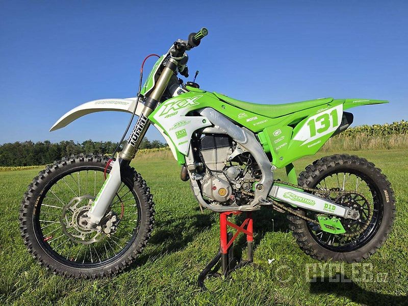 Kawasaki KX 450 F (2021) - fotka 8 z 11