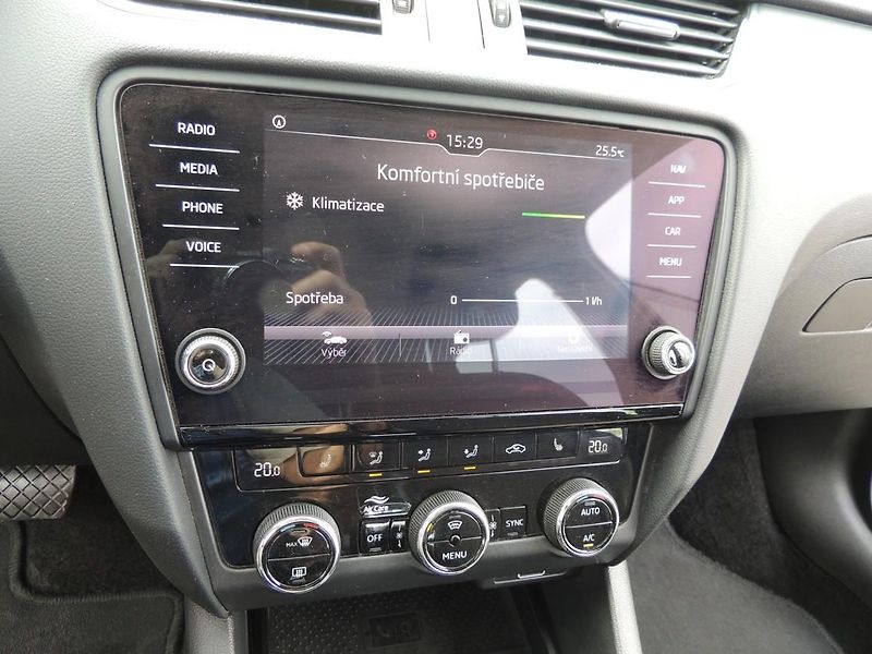 Škoda Octavia (2019) 2.0TSI,140kw,DSG,4x4,TZ,Style - fotka 31 z 49