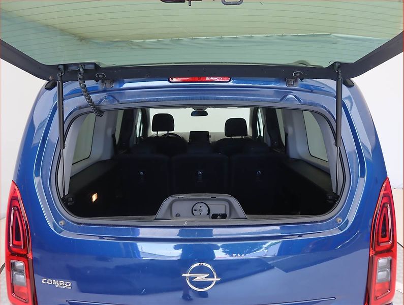 Opel Combo (2021) Maxi Elegance 1.2 Turbo, 5Míst - fotka 16 z 21