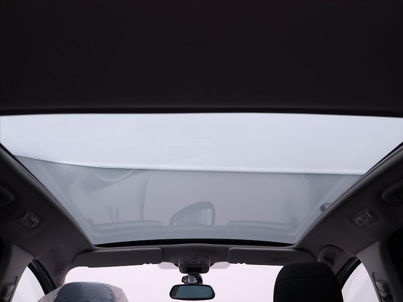 Peugeot 5008 2,0 HDI 110kW CZ Panorama - fotka 27 z 34