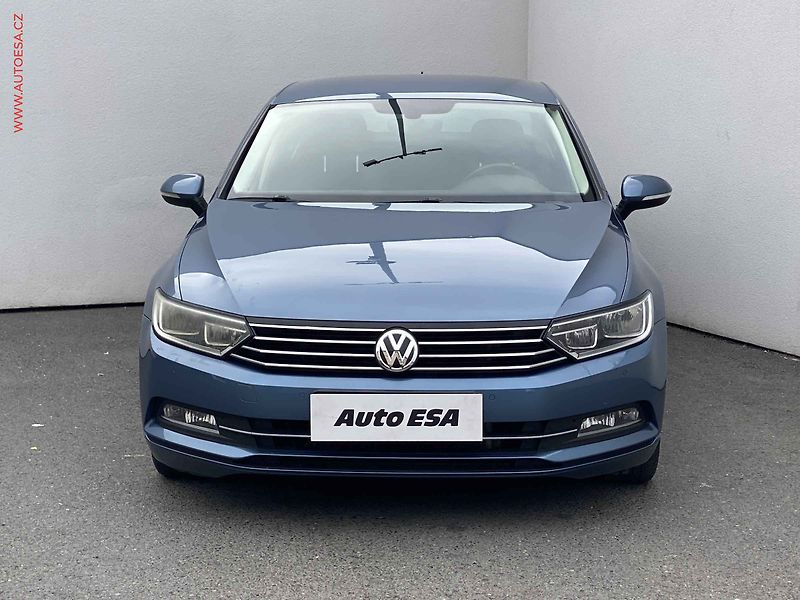 Volkswagen Passat (2015) 1.4TSi, Comfortline - fotka 2 z 17