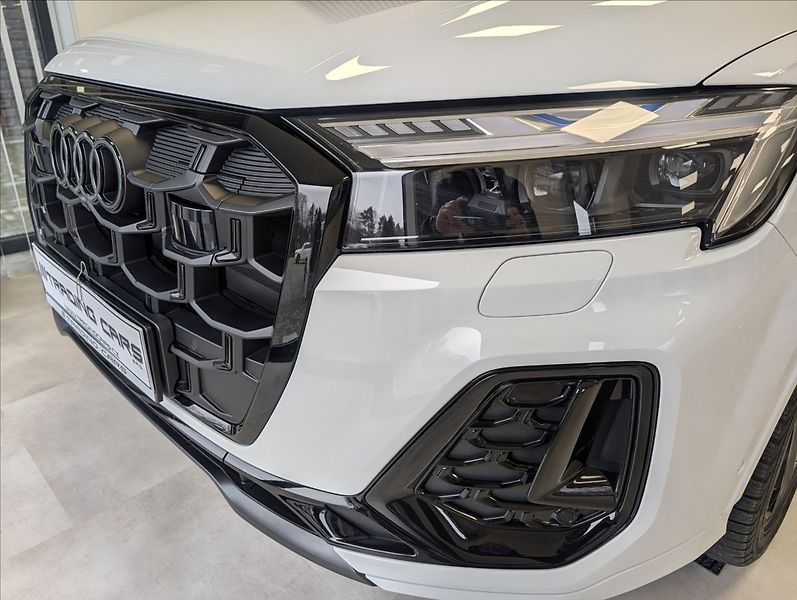 Audi Q7 3.0 TDI 50 s Line - fotka 4 z 35