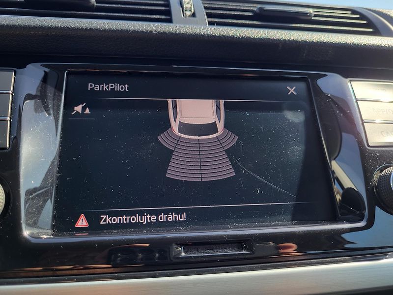 Škoda Fabia 1.0 TSI 70kW Combi TOUR *ČR - fotka 18 z 43