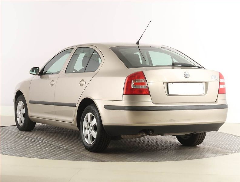 Škoda Octavia (2005) 2.0 TDI, Tempomat - fotka 4 z 19