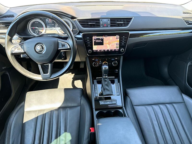 Škoda Superb Combi Grt L&K TD 140/2.0 A7A 4 - fotka 10 z 27