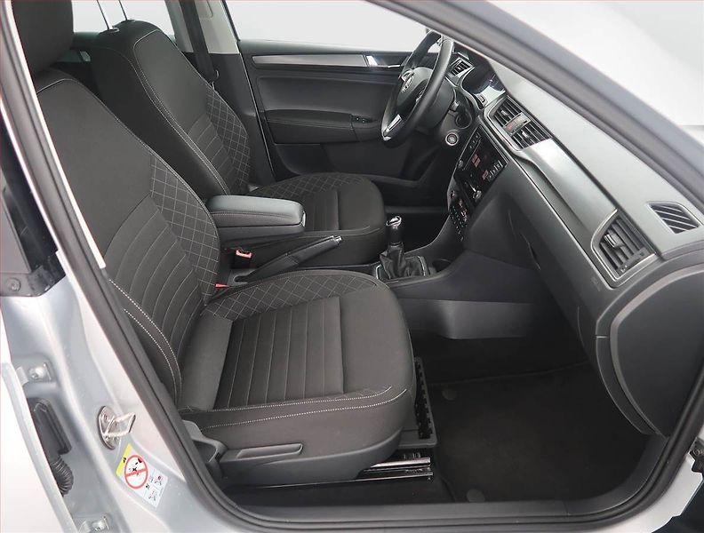 Škoda Rapid (2018) Spaceback 1.0 TSI, Bi-Xenony - fotka 9 z 14