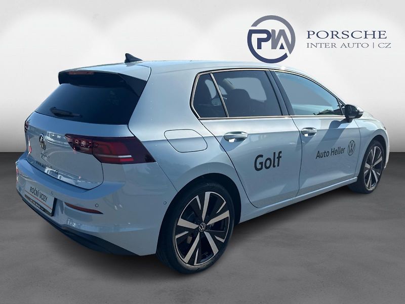 Volkswagen Golf 1,5 TSI  PEOPLE  110 kW - fotka 4 z 6