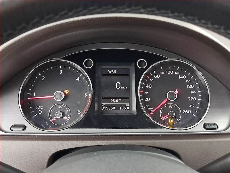 Volkswagen Passat (2012) 2.0 TDI, Park. senzory - fotka 11 z 17