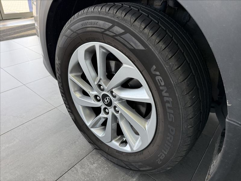 Hyundai Tucson 1,7   CRDI,64tkm,ČR,SERVISKA - fotka 9 z 25
