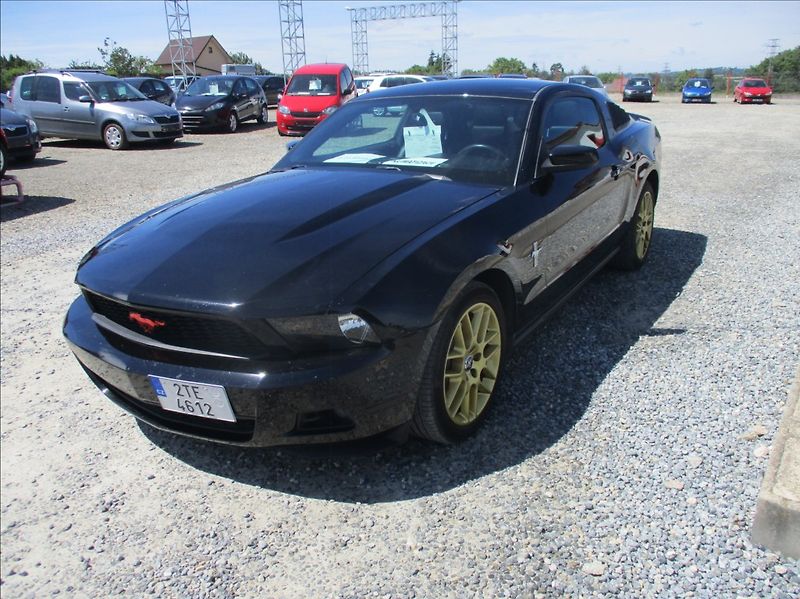 Ford Mustang 3,7 L V6, 224kW, klima, kůže, - fotka 3 z 24