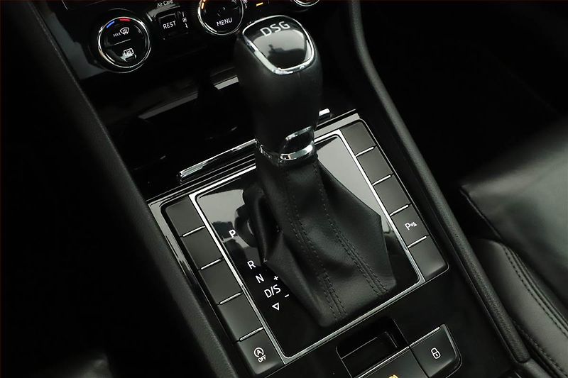 Škoda Superb (2018) 1.6 TDI, Automat, Kůže, Navi - fotka 13 z 20