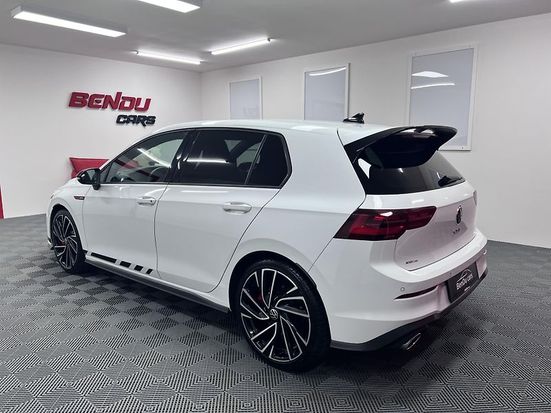 Volkswagen Golf GTI Clubsport 2.0 TSI 221 kW  - fotka 8 z 43