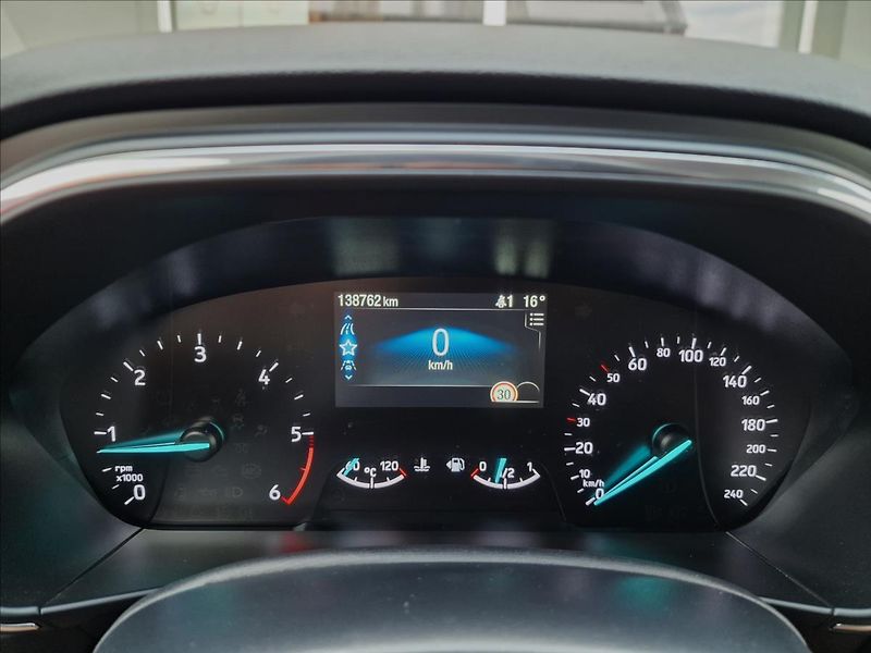 Ford Focus 1.5 EcoBlue Titanium,ČR,1.Maj - fotka 22 z 47