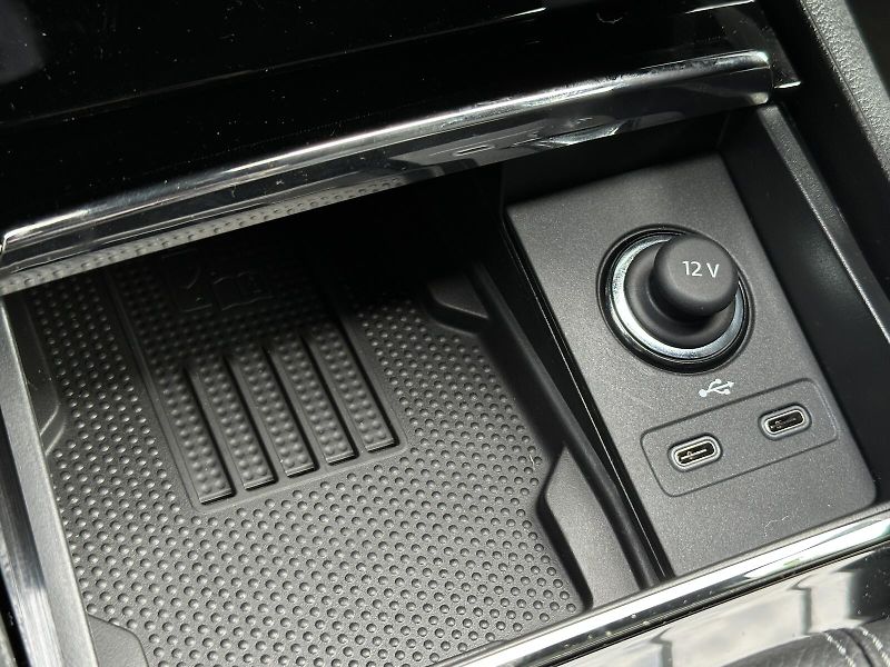 Škoda Karoq 1.5TSi DSG 150PS Sportline Mat - fotka 35 z 46
