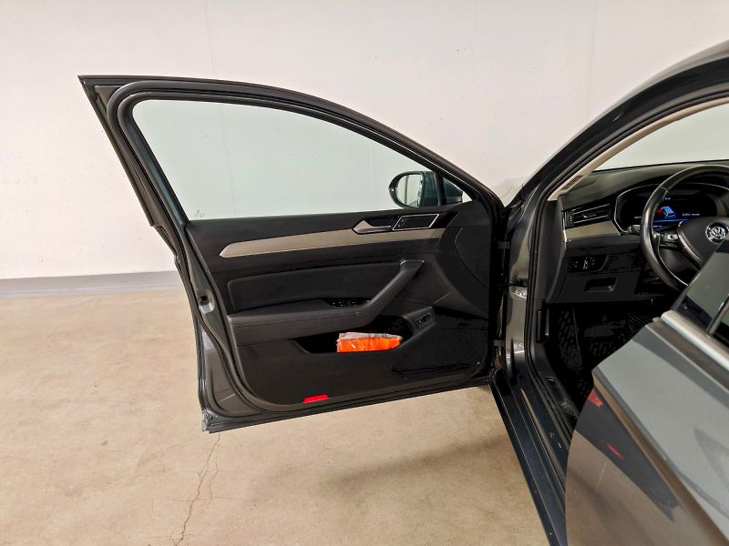Volkswagen Passat (2015) Variant 2.0 TDI DSG 4x4 Highli - fotka 20 z 32