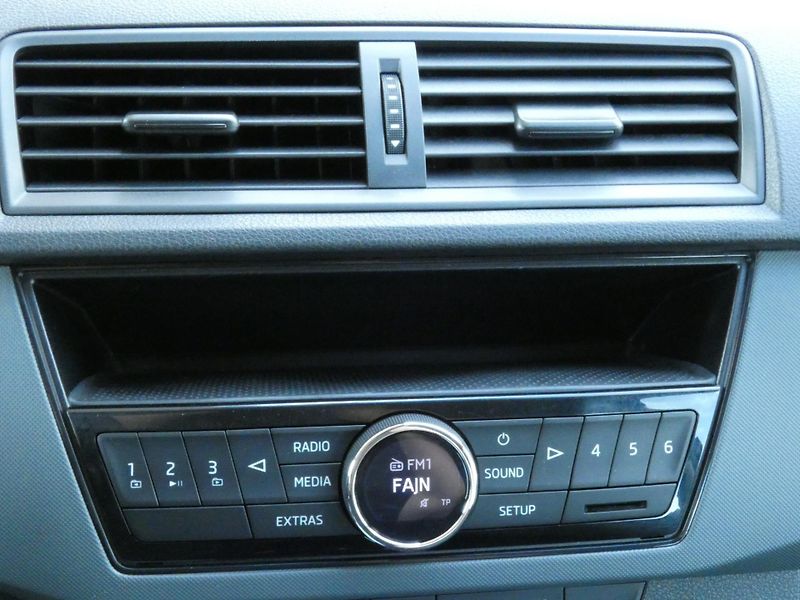Škoda Fabia III Combi Active 1.0 MPI /55kW - fotka 30 z 30