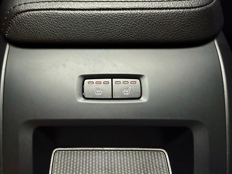 Volvo V60 D4 AWD, WEBASTO, PANORAMA, EL. - fotka 25 z 30