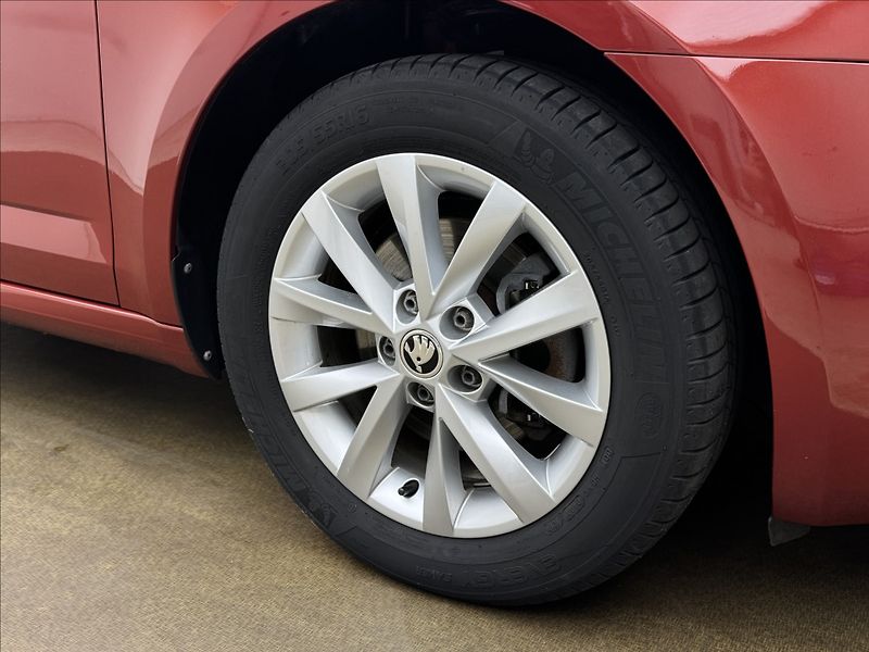 Škoda Octavia 1,4 DSG LED CANTON KŮŽE NAVI - fotka 40 z 44