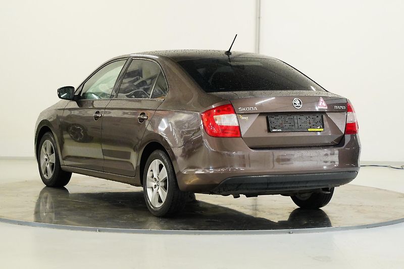 Škoda Rapid - fotka 3 z 6