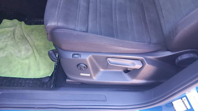 Volkswagen Touran 1.5 TSI, ČR, DSG - fotka 15 z 22