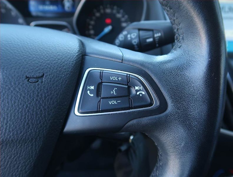 Ford Focus (2018) 1.0 EcoBoost, Tempomat - fotka 17 z 17