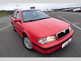 Škoda Octavia I. ve verzi sedan.