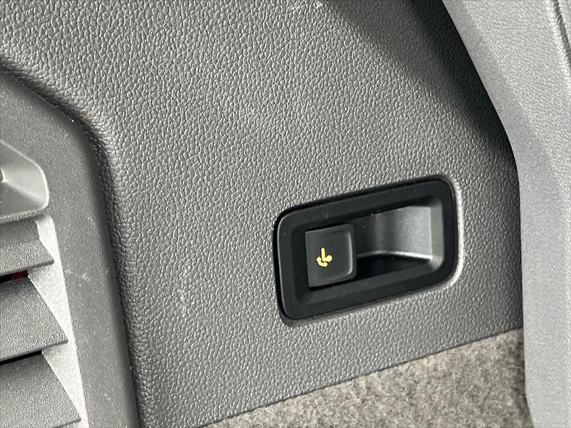 Volkswagen Multivan 2,0 TSi 150 kW 7DSG STYLE  T7 - fotka 22 z 33