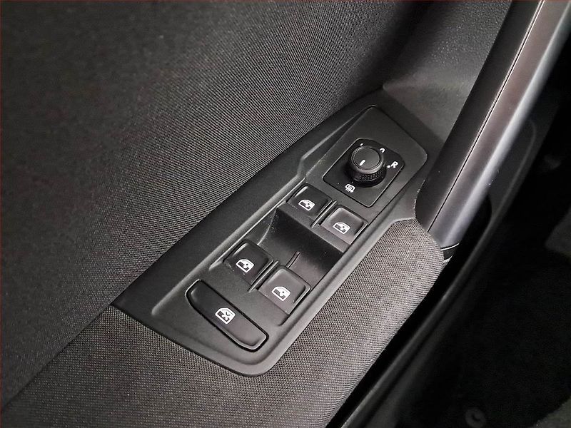 Volkswagen Tiguan (2016) 1.4 TSI, ČR,1.maj - fotka 15 z 17