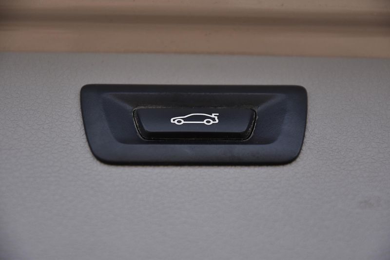 BMW Řada 3 318d (2.0) 6st, NAVI, ALU, PDC - fotka 47 z 51