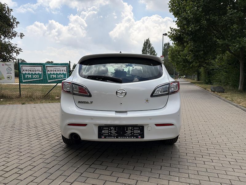 Mazda 3 1.6 90th Anniversary - fotka 16 z 27